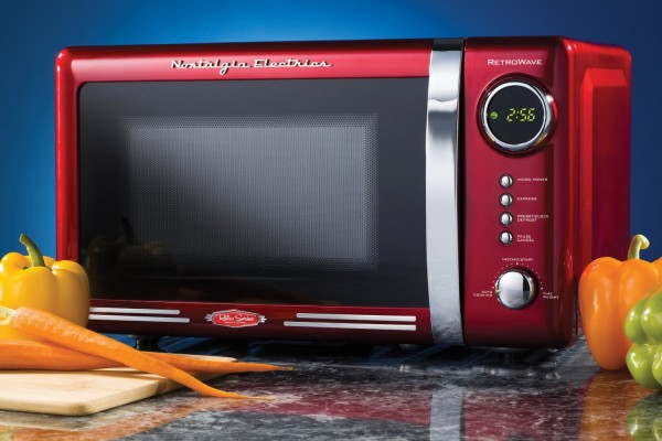 5 Of the Best Retro Microwaves: Modern Functionality Meets Nostalgic Styling